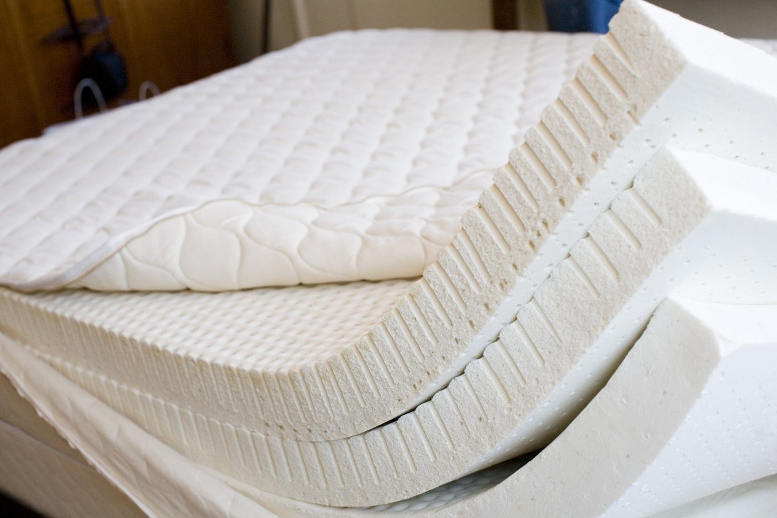 latex twin mattress 100